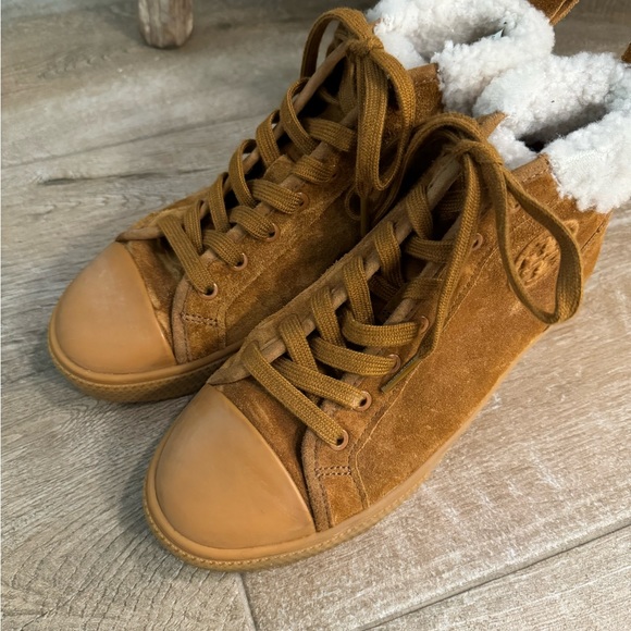 Tory Burch T-logo High Top Sneaker 86998. Size 6.5 6 1/2 - Picture 1 of 7